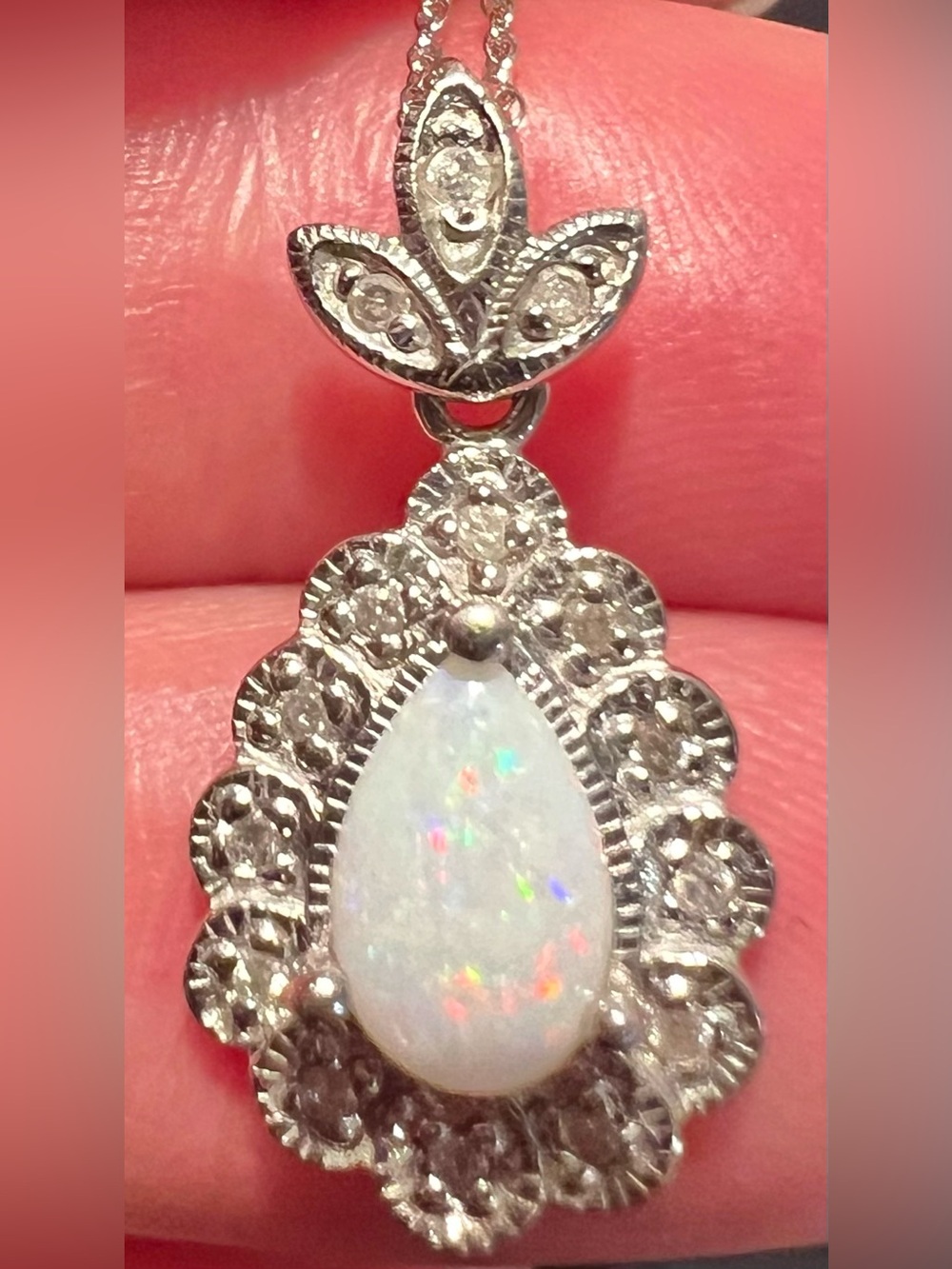 ✨Opal Diamonds Vintage 14K Gold Pendant/Chain Beautiful Pear Shaped Necklace 18”